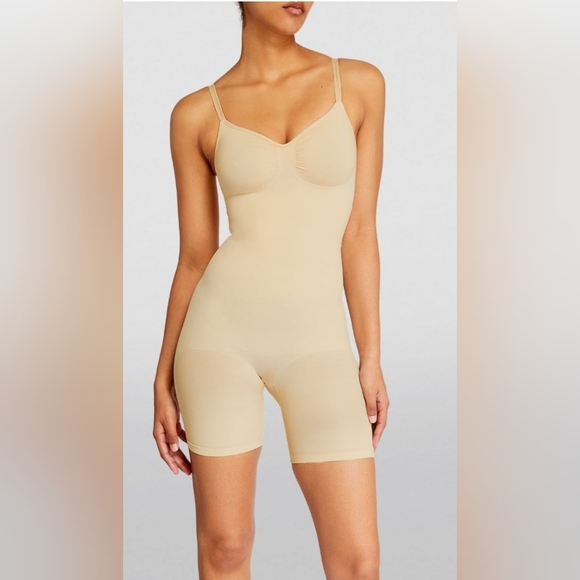 Skims Seamless Sculpt Mid Thigh Bodysuit Body Shaper Sculpting Bone Small/medium - Picture 1 of 5